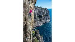 Petzl Meteora Helmets 24 Petzl Meteora Helmets -Metolius Shop opplanet petzl meteora helmet white violet small medium a071da01 usage 3